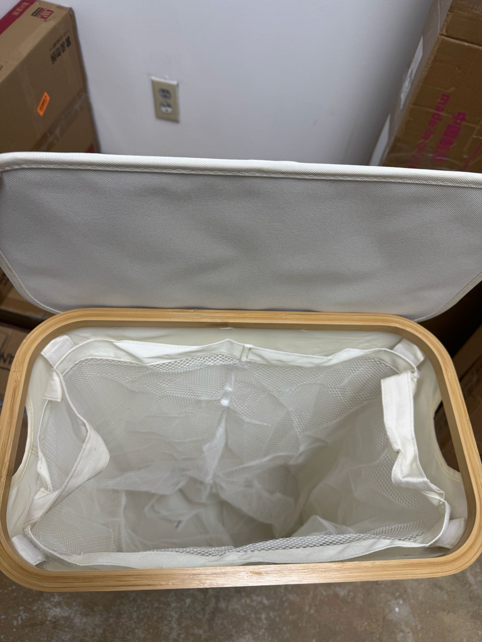 LAUNDRY BASKET